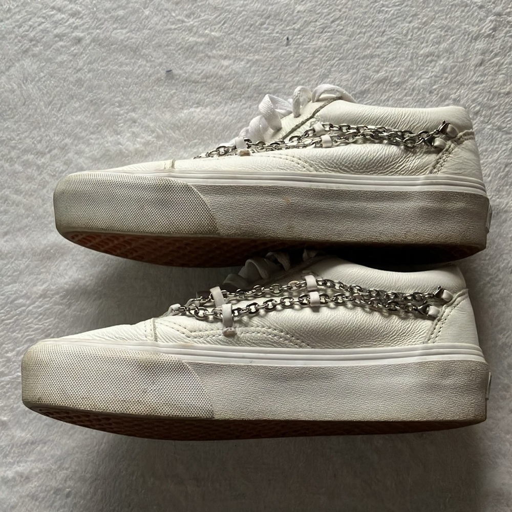 Vans - Picture 6 of 9